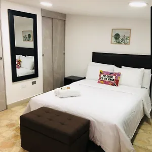 hermoso-apartaestudio-en-el-corazon-de-laureles.colombiamedellinhotels.com/